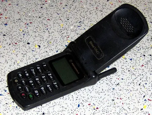 792px-MotorolaStarTAC Classic Mobile Phones